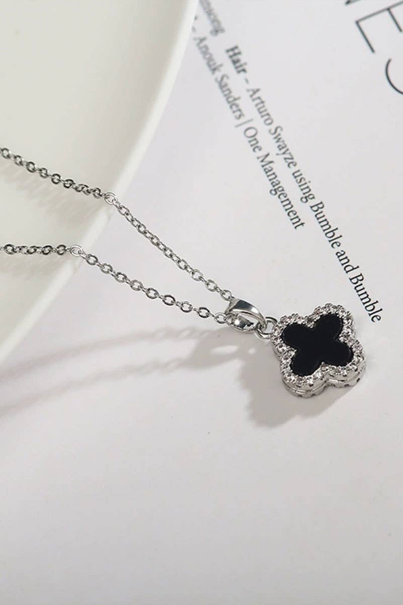 Clover Pendant Necklace: 3